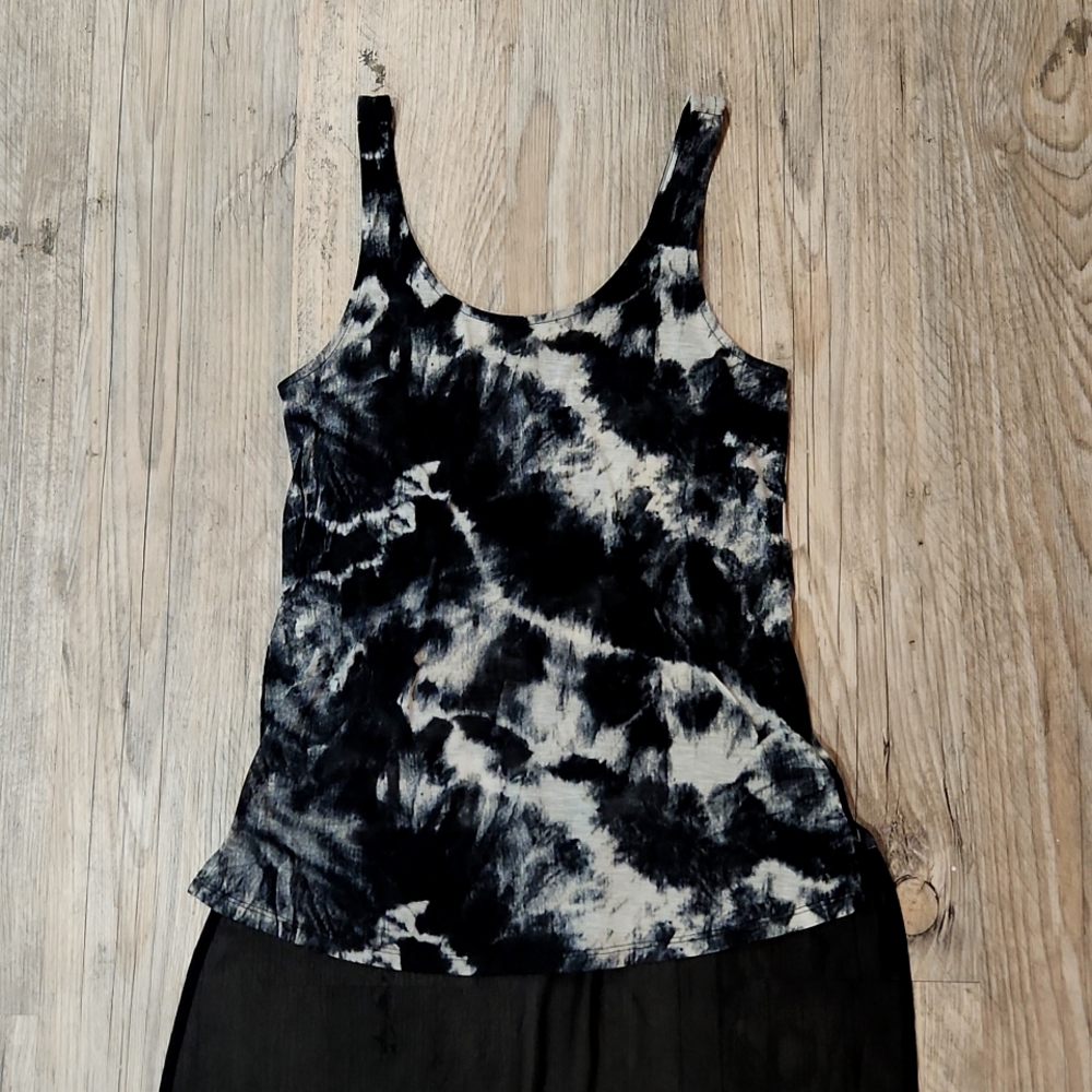 Hi low tie dye tank